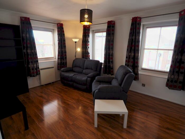 2 Bedroom Apartment To Rent In Phoenix House, Old Town, Hull, East Yorkshire, HU1