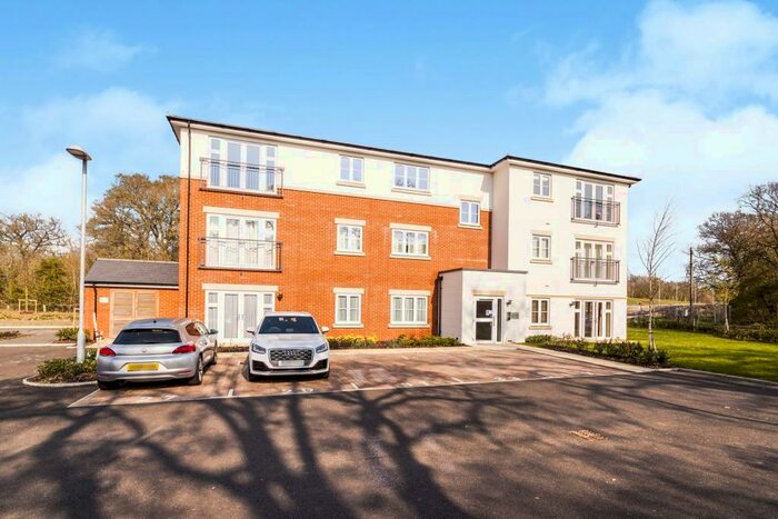 2 Bedroom Apartment To Rent In Soames Place, Wokingham, RG40