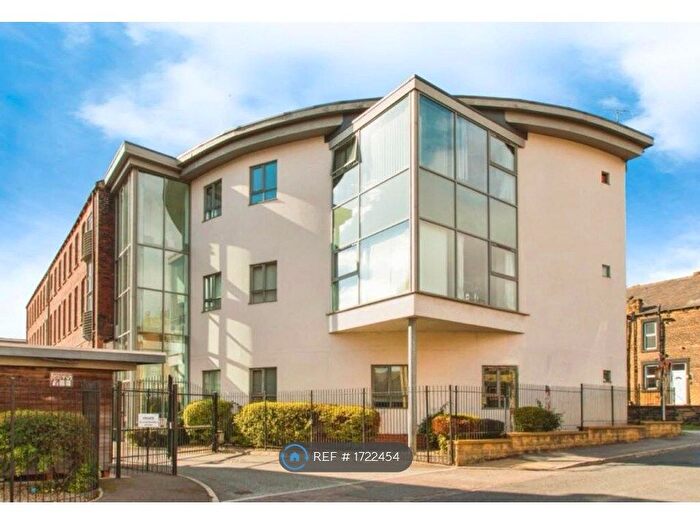 2 Bedroom Flat To Rent In Melbourne Street, Morley, Leeds, LS27