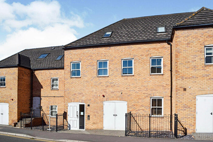 1 Bedroom Flat For Sale In Church Street, Stanground, Peterborough, PE2