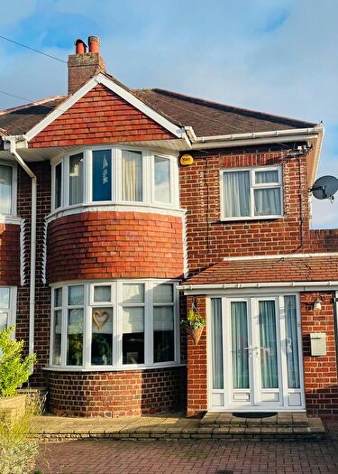 3 Bedroom Semi Detached House To Rent In Hillcrest Avenue, Birmingham, B43