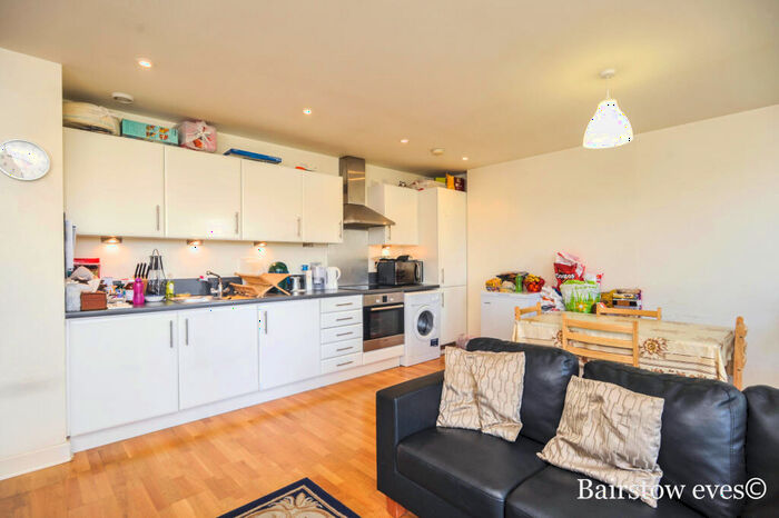 2 Bedroom Flat To Rent In Roundwood Court, E2