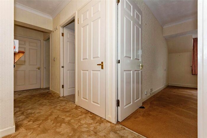 2 Bedroom Flat For Sale In Grange Road, Solihull, West Midlands, B91
