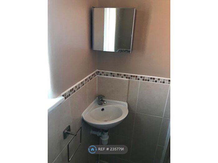 2 Bedroom End Of Terrace House To Rent In Dagenham, Dagenham, RM9