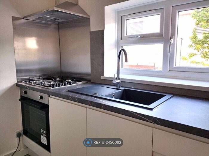 2 Bedroom Flat To Rent In Middleham Road, London, N18