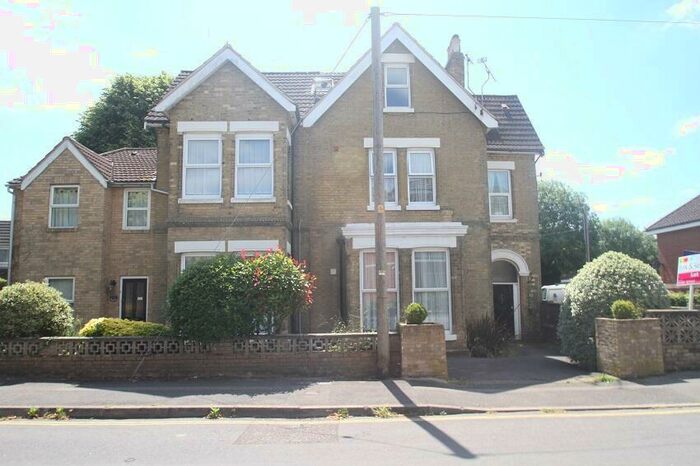 1 Bedroom Flat To Rent In Station Road, Netley Abbey, SO31
