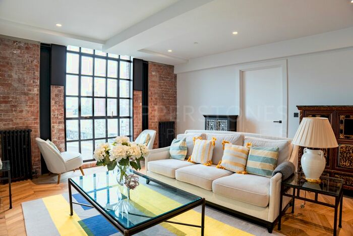 2 Bedroom Flat To Rent In Village Courtyard, London, SW11