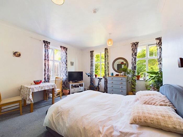 Studio To Rent In Farncombe Road, Worthing, BN11