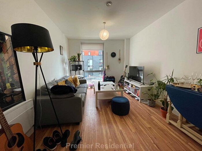 1 Bedroom Apartment To Rent In Plaza Boulevard, Liverpool, L8