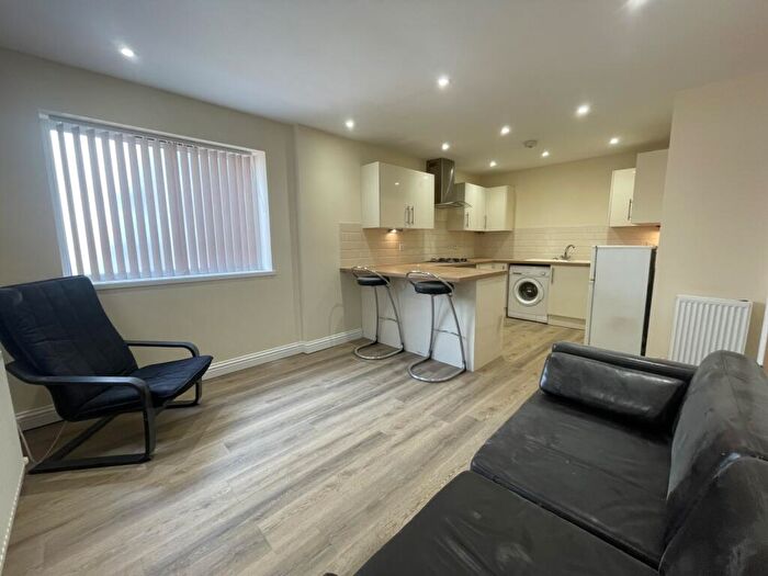 2 Bedroom Flat To Rent In Richmond Road, Cathays, CF24