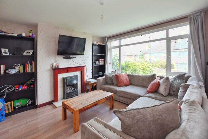 3 Bedroom Semi-Detached House For Sale In Oaktree Gardens, Bristol, BS13