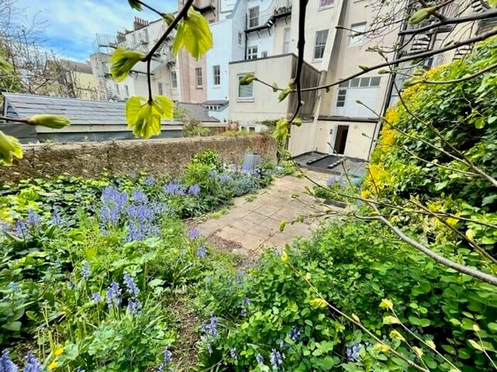 1 Bedroom Apartment To Rent In Brunswick Place, Hove, BN3