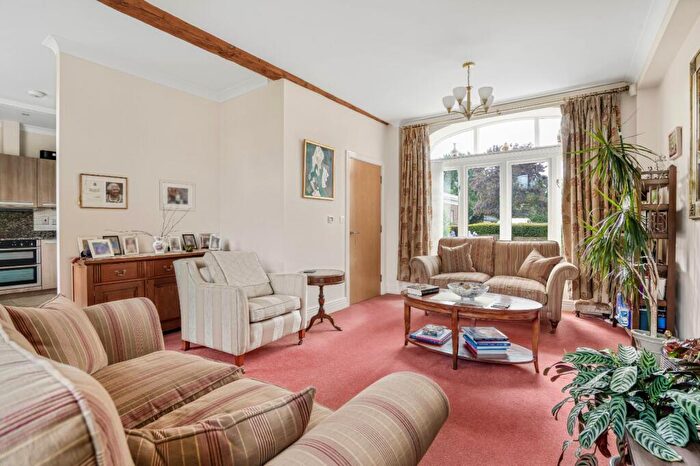 3 Bedroom Terraced House For Sale In Michaelis Road, Thame, Oxfordshire, OX9