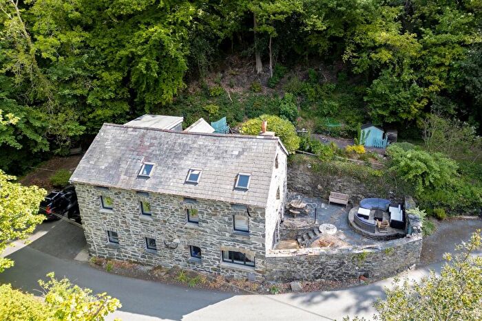 4 Bedroom Detached House For Sale In Maenan, Llanwrst, LL26