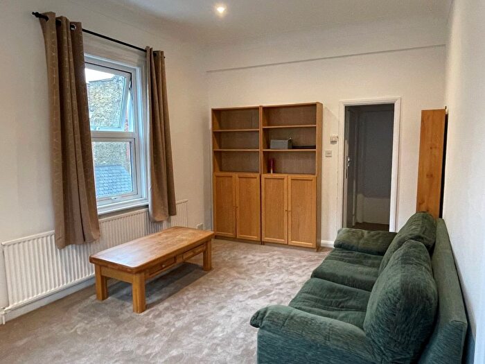 1 Bedroom Flat To Rent In Fulham Road, London, SW6