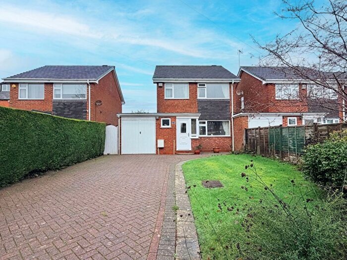 3 Bedroom Detached House For Sale In Station Road, Wythall, B47