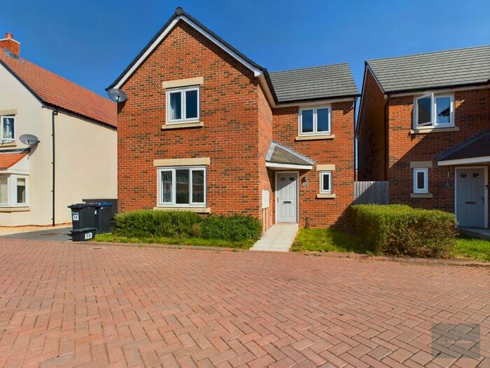 4 Bedroom Detached House To Rent In Rennie Crescent, Melksham, SN12