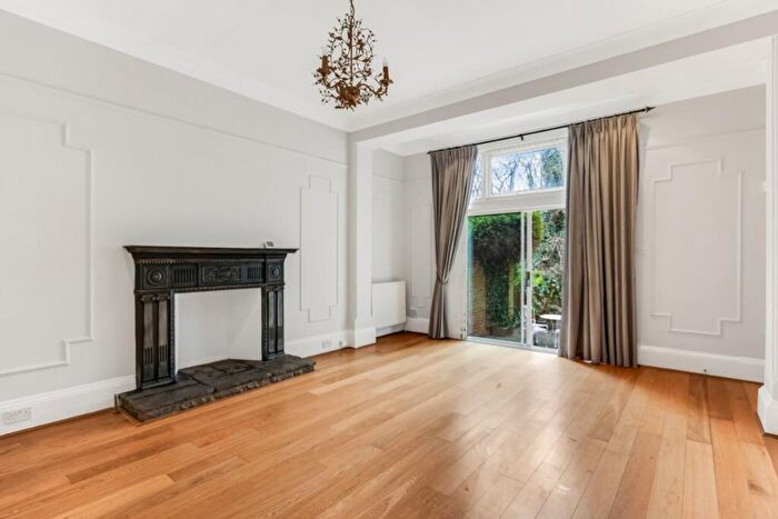 1 Bedroom Flat To Rent In Teignmouth Road, Mapesbury, NW2