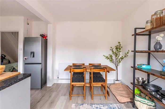 3 Bedroom Terraced House For Sale In Broomhill Road, Bristol, BS4