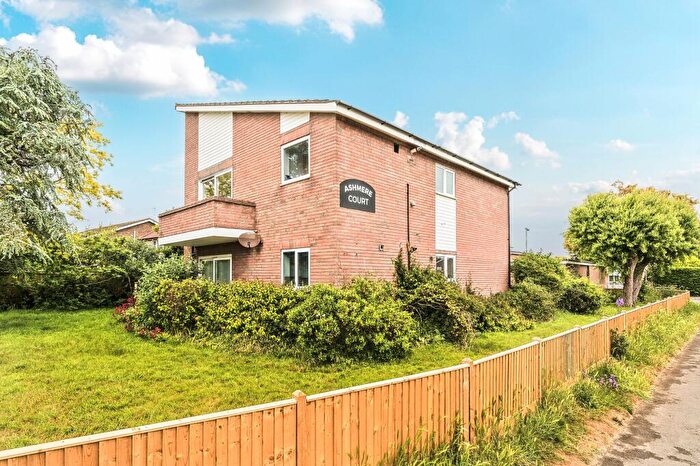 2 Bedroom Flat For Sale In Ashmere Court, Flansham Park, Felpham, Bognor Regis, PO22