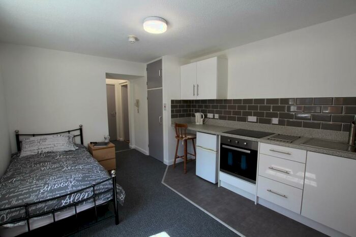 1 Bedroom Flat To Rent In Balmoral House, NN2