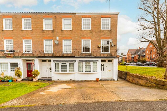 5 Bedroom House To Rent In Guildown Avenue, Woodside Park, N12