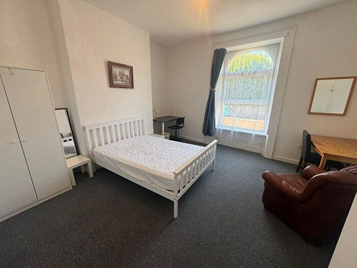 2 Bedroom Flat To Rent In Mount Street, Plymouth, PL4