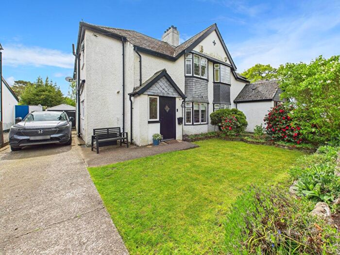 4 Bedroom Semi Detached House For Sale In Charlotte Square, Cardiff., CF14