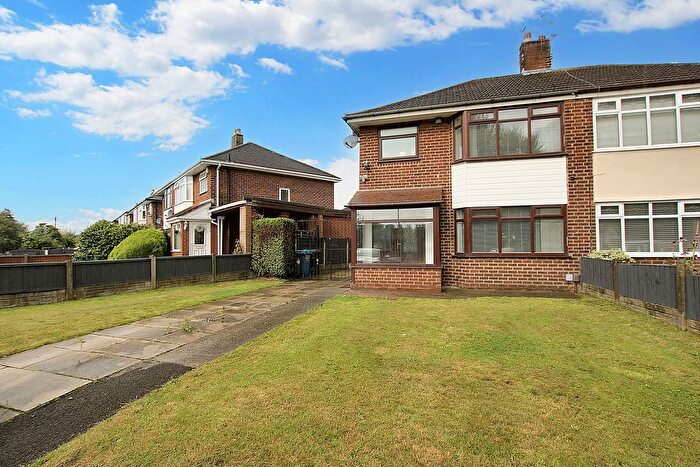 3 Bedroom Semi-Detached House To Rent In Warrington Road, Widnes, WA8