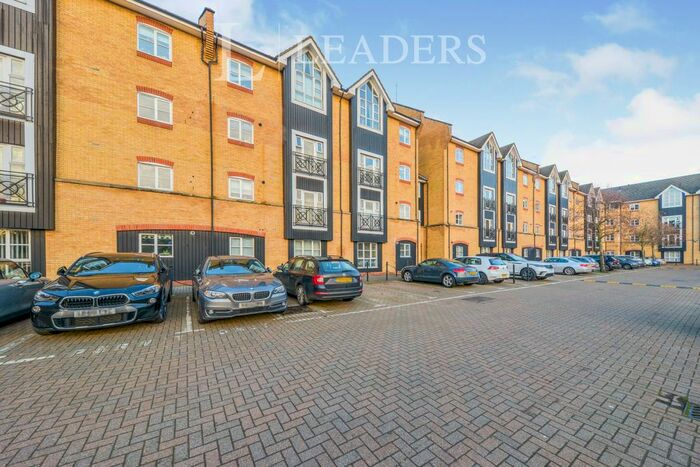 3 Bedroom Flat To Rent In Evans Wharf, Hemel Hempstead, HP3