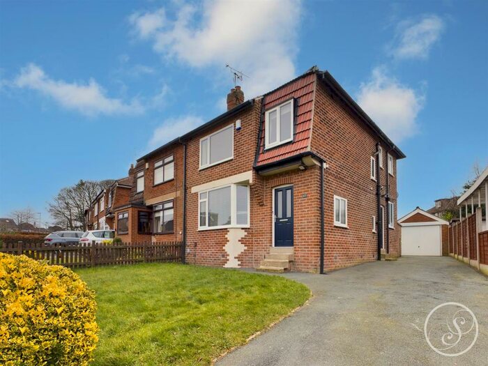 3 Bedroom Semi-Detached House To Rent In Buckstone Oval, Leeds, LS17