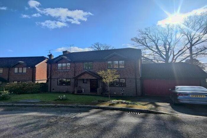 4 Bedroom Detached House To Rent In The Spinney, Robertsbridge, TN32