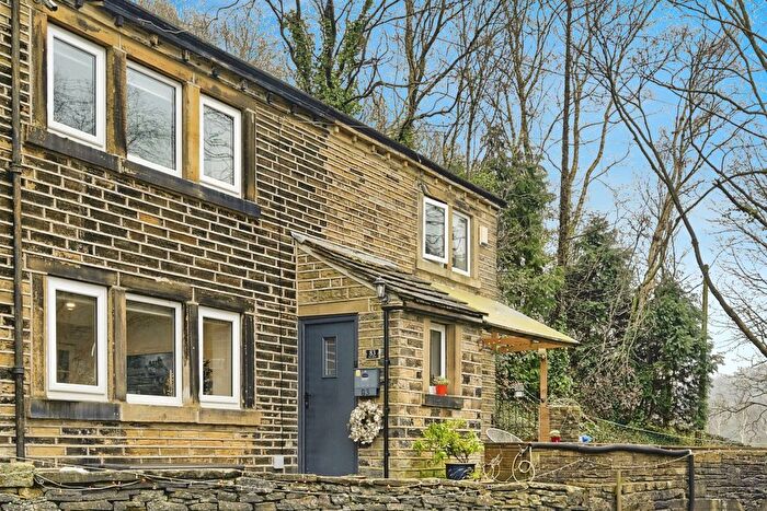 3 Bedroom Semi Detached House For Sale In Lea Lane, Netherton, Huddersfield, HD4