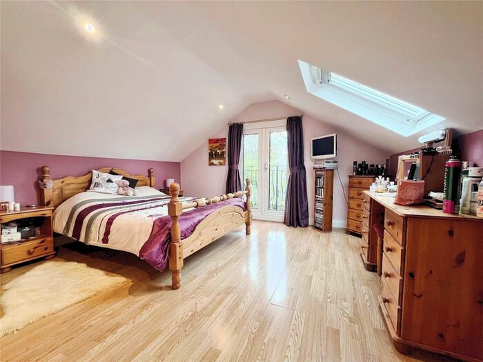 4 Bedroom Bungalow For Sale In Greenview Crescent, Hildenborough, Tonbridge, Kent, TN11