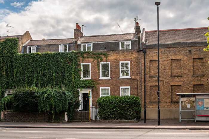 2 Bedroom Maisonette For Sale In Jamacia Road, , Bermondsey, London, SE16