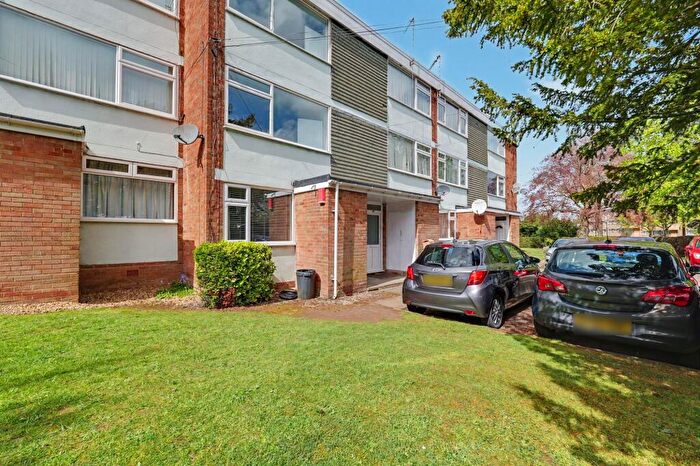 2 Bedroom Flat For Sale In Stonehouse Lane, Coventry, CV3