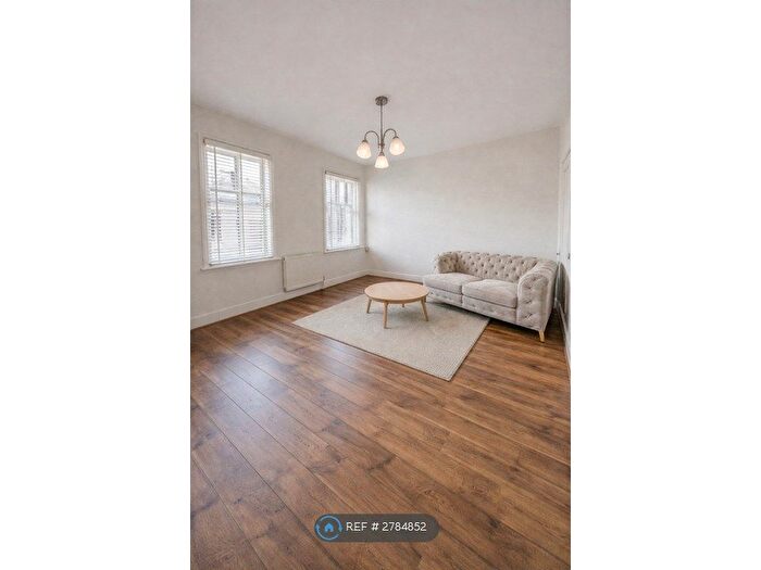 1 Bedroom Flat To Rent In Fifth Avenue, London, W10