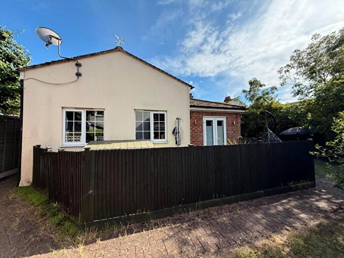2 Bedroom Ground Maisonette For Sale In The Forge, St. Peters Road, Dunstable, LU5