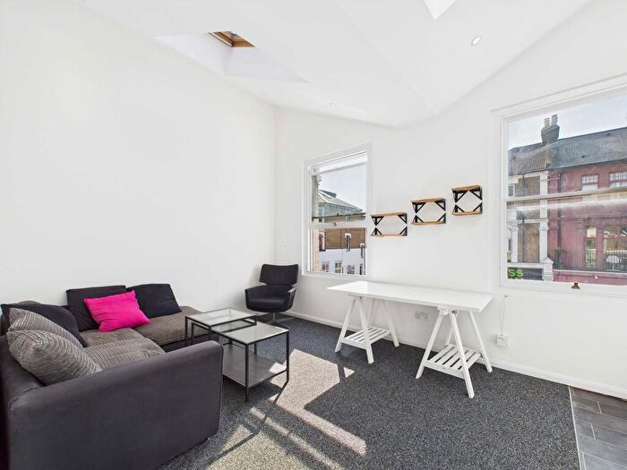 1 Bedroom Apartment To Rent In Lordship Lane, London, SE22