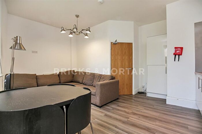 3 Bedroom Flat To Rent In Osborne Avenue, Jesmond, Newcastle Upon Tyne, NE2