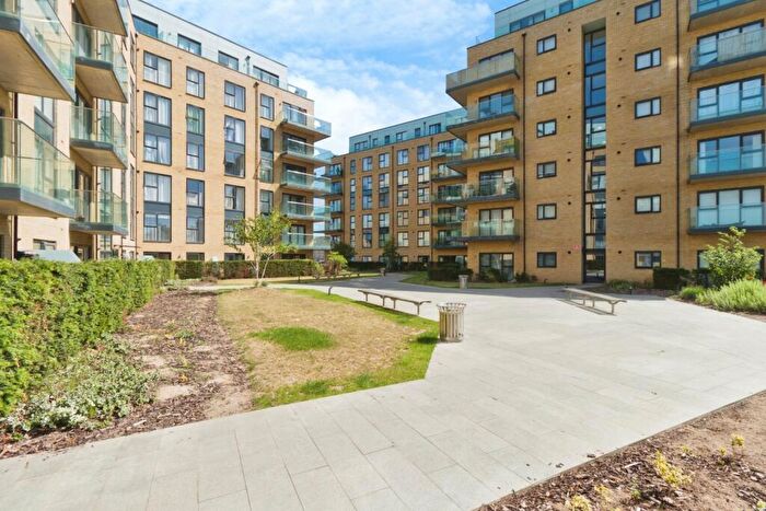 2 Bedroom Flat For Sale In Mill Pond Road, Dartford, Kent, DA1