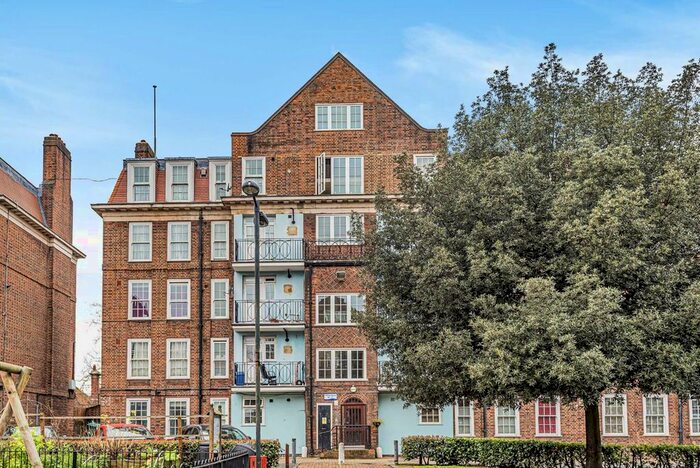 3 Bedroom Flat To Rent In Ferndale Road, London, SW9