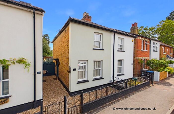 3 Bedroom Semi Detached House For Sale In Highfield Road, Chertsey, Surrey, KT16