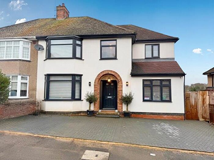 4 Bedroom Semi Detached House For Sale In Hood Walk, Kettering, NN15