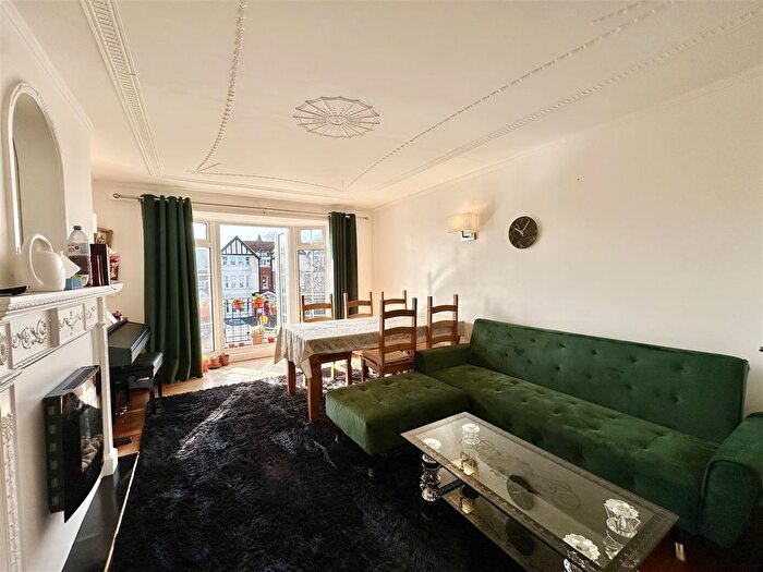 2 Bedroom Flat For Sale In Georgian Close, Bexhill-On-Sea, TN40