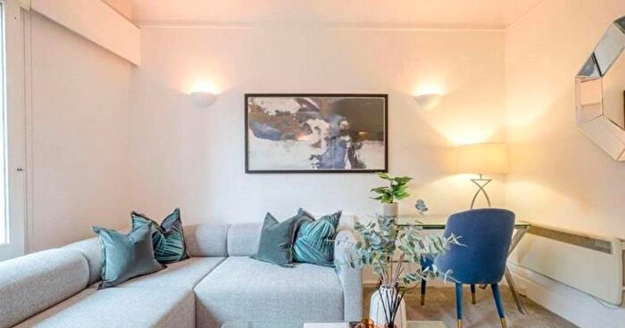 2 Bedroom Property To Rent In Park Road, London, NW8