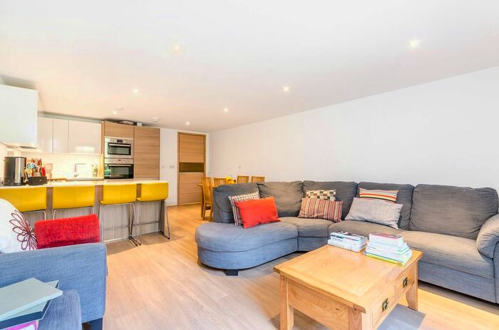 3 Bedroom Maisonette To Rent In Grand Canal Avenue, Deptford, London, SE16