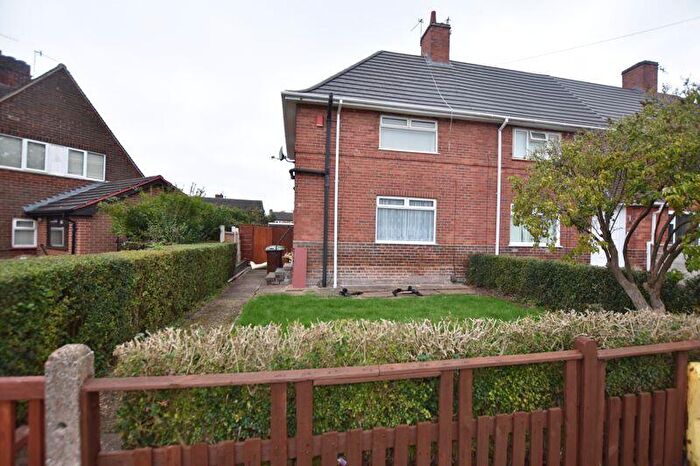 2 Bedroom House To Rent In Harmston Rise, Nottingham, NG5