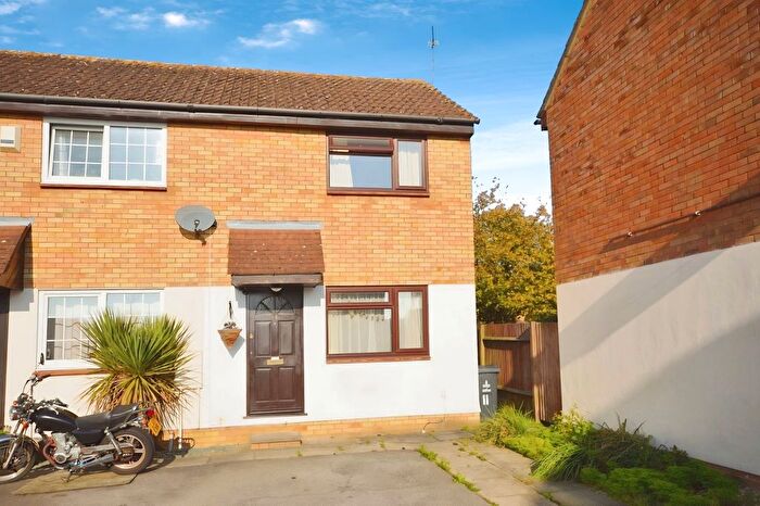 1 Bedroom End Of Terrace House To Rent In Hedgerow Close, Stevenage, SG2