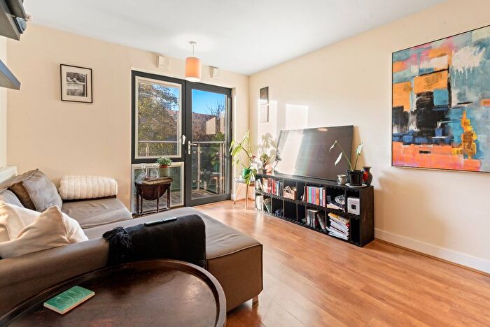 1 Bedroom Flat To Rent In The Regent, Gwynne Road, SW11